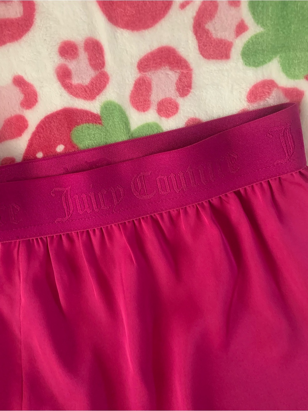 Juicy Couture Silky Satin Bling Pajama Set Raspberry Rave Large NWT - Picture 9 of 15